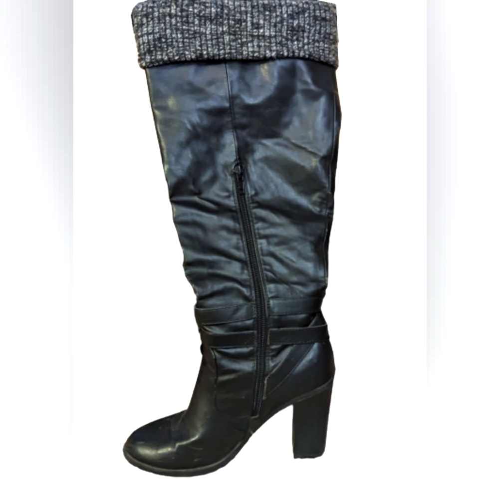 GUC black faux leather grey/black melange knit fold over the knee side zip up